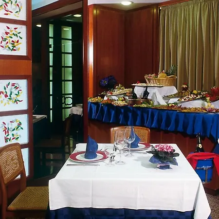 Tassoni Maison Отель Альба-Адриатика