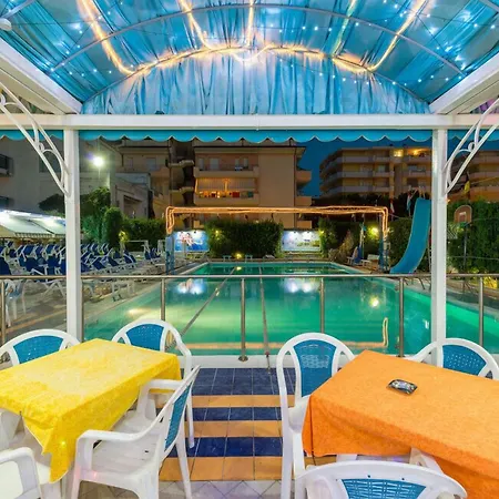 Отель Tassoni Maison Альба-Адриатика